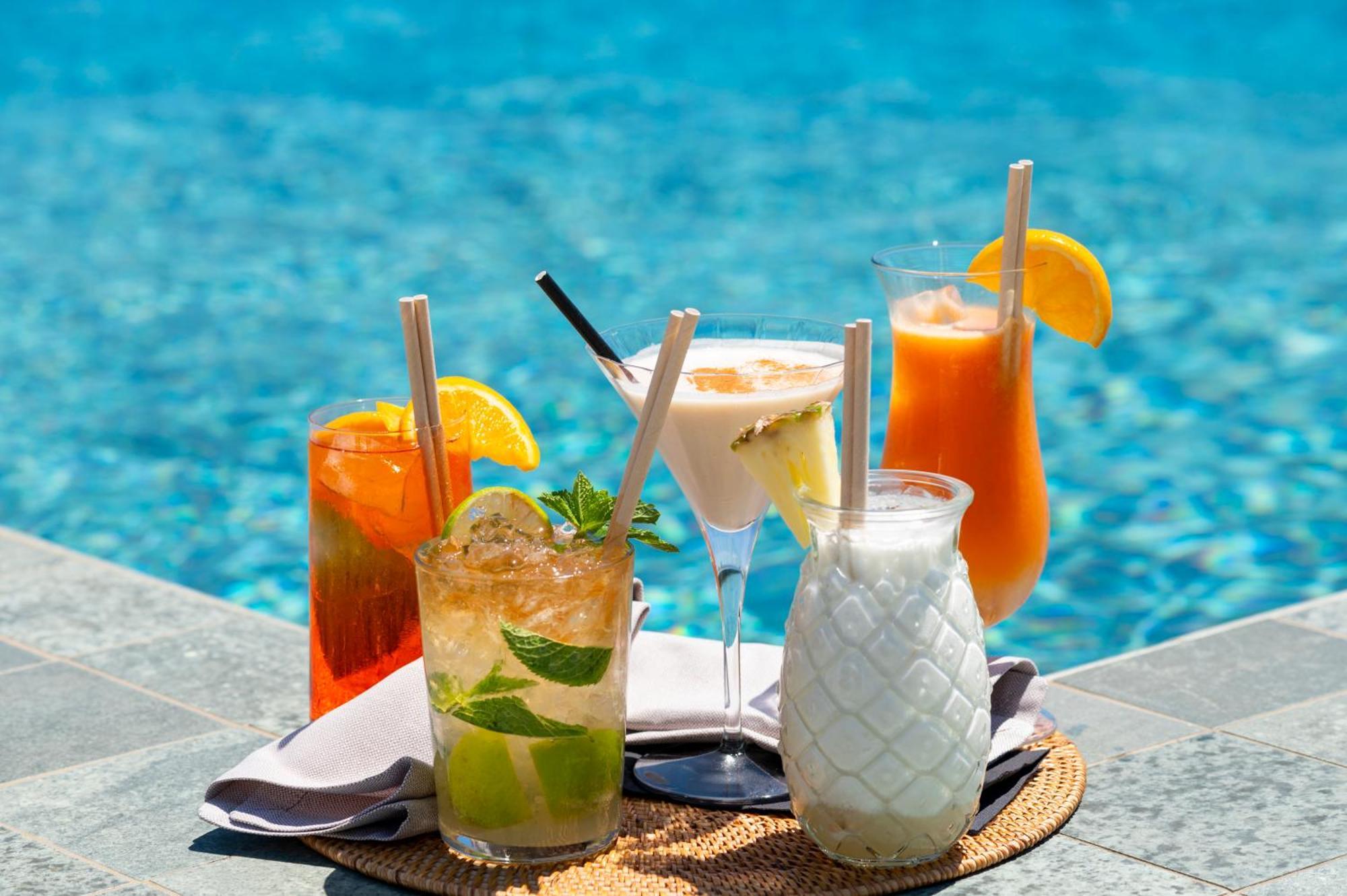 Atzavara Hotel & Spa Santa Susanna Exterior foto A selection of cocktails