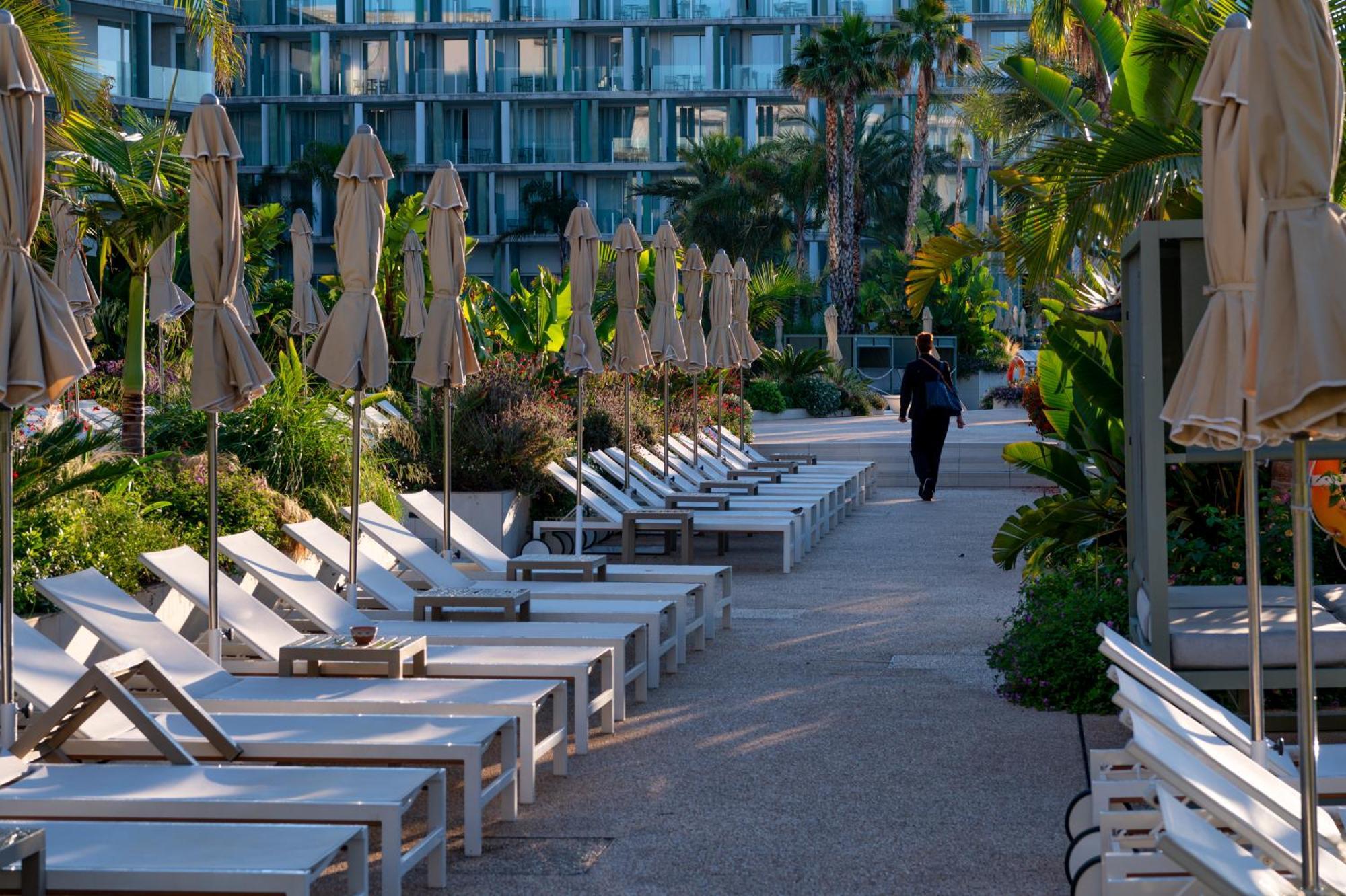 Atzavara Hotel & Spa Santa Susanna Exterior foto The pool at the W South Beach