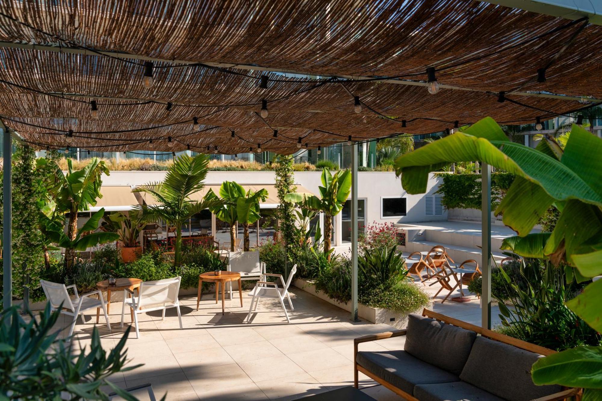 Atzavara Hotel & Spa Santa Susanna Exterior foto The rooftop garden